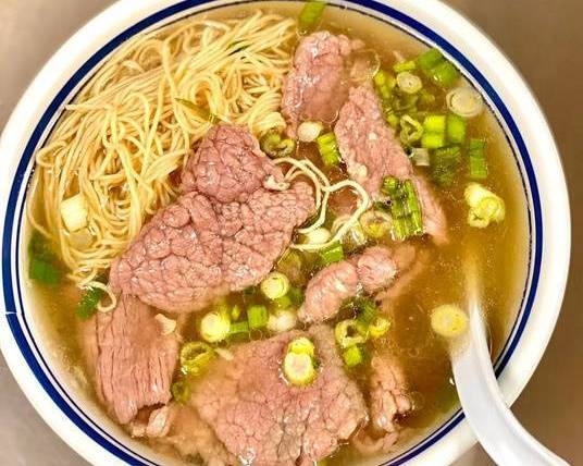 Beef Slices Noodle in Soup 牛肉麵